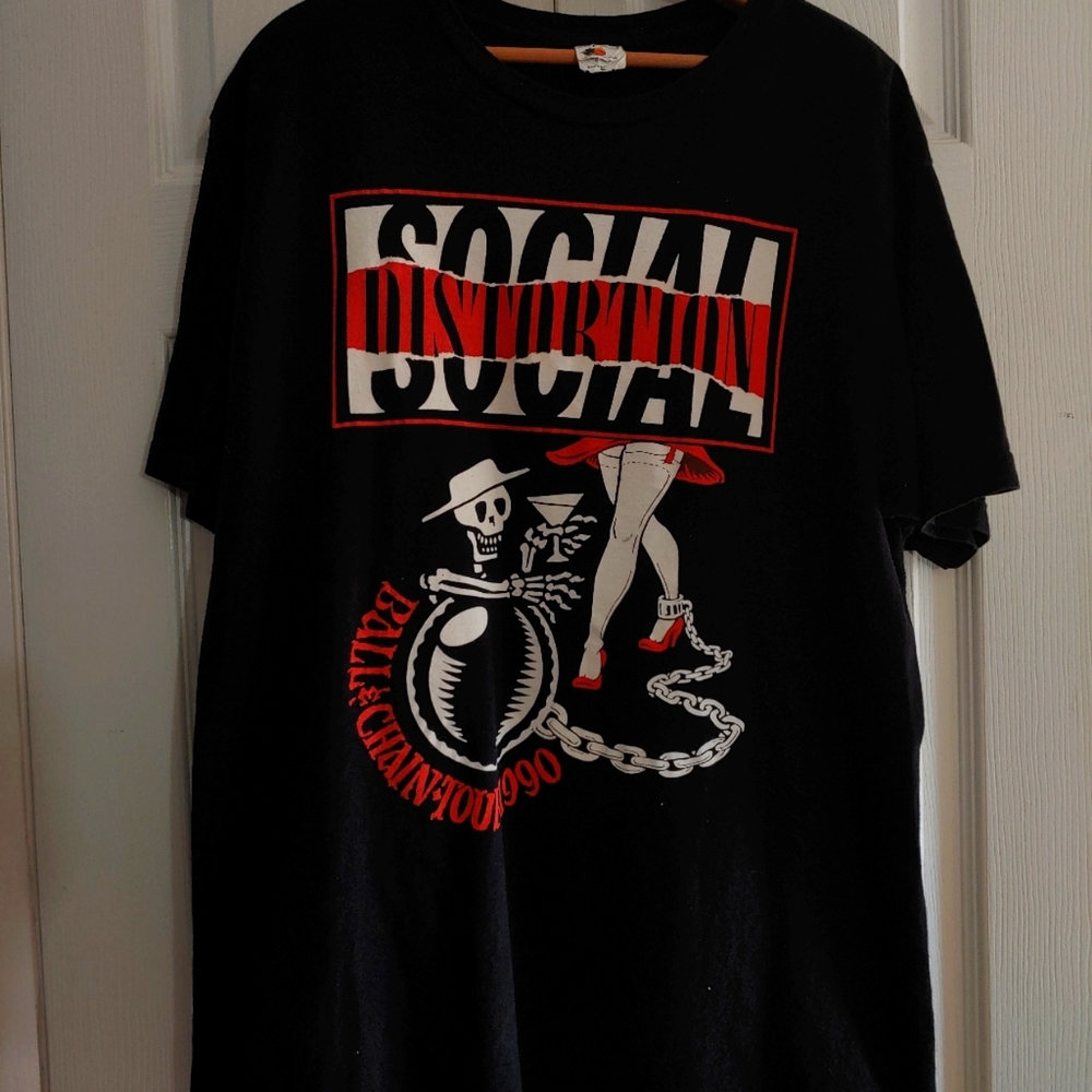 1990 Black Skull Social Vintage Tee Distortion Ball and Chain Tour